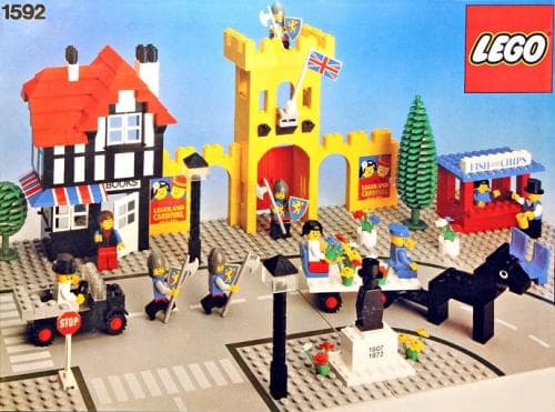 LEGO 1592 Town Square - Castle Scene