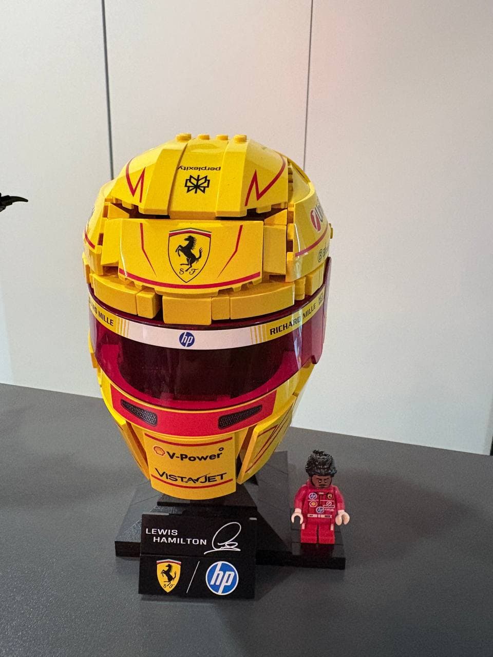 LEGO 43022 Scuderia Ferrari HP Lewis Hamilton Helmet