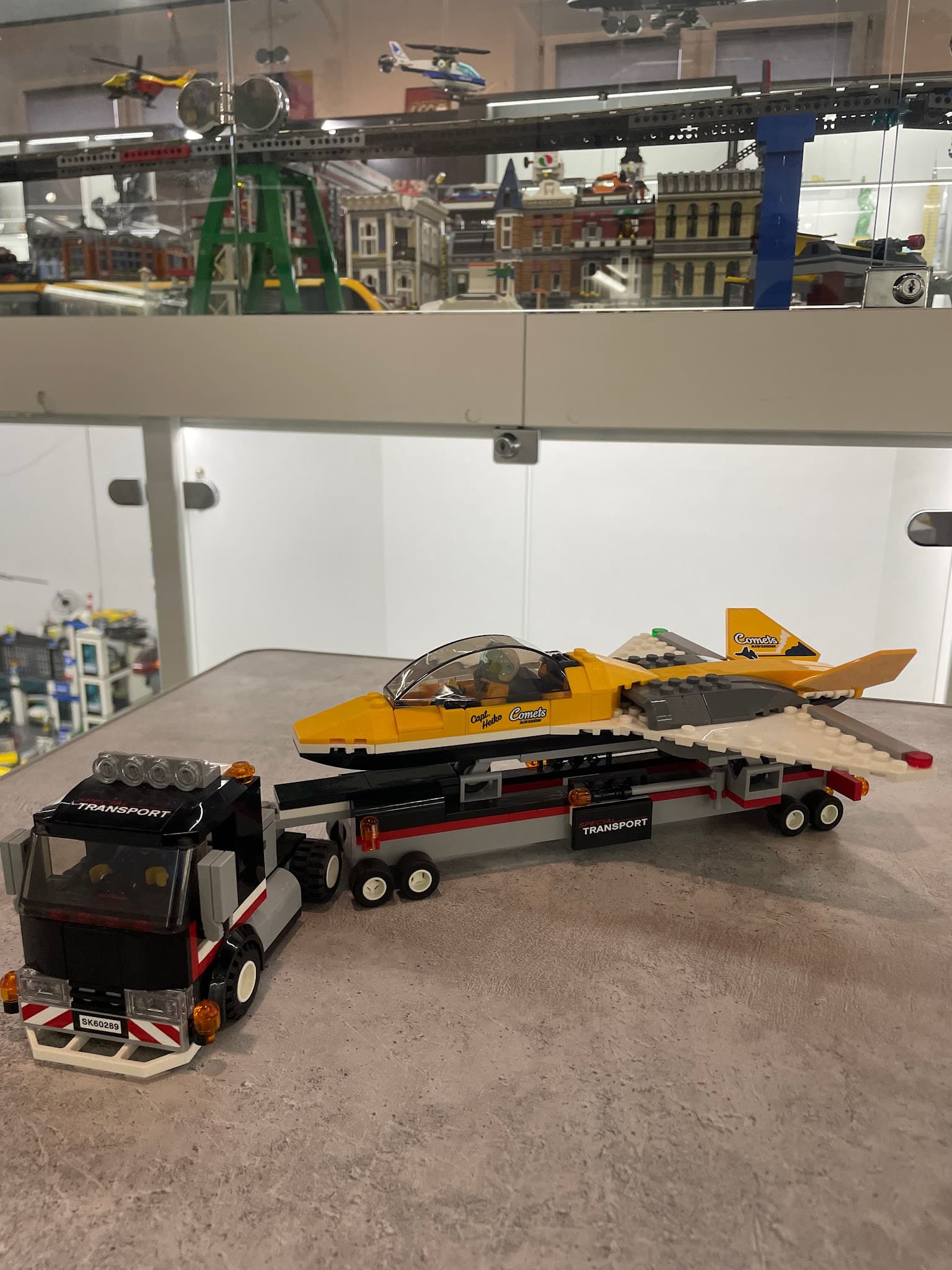LEGO 60289 Airshow Jet Transporter