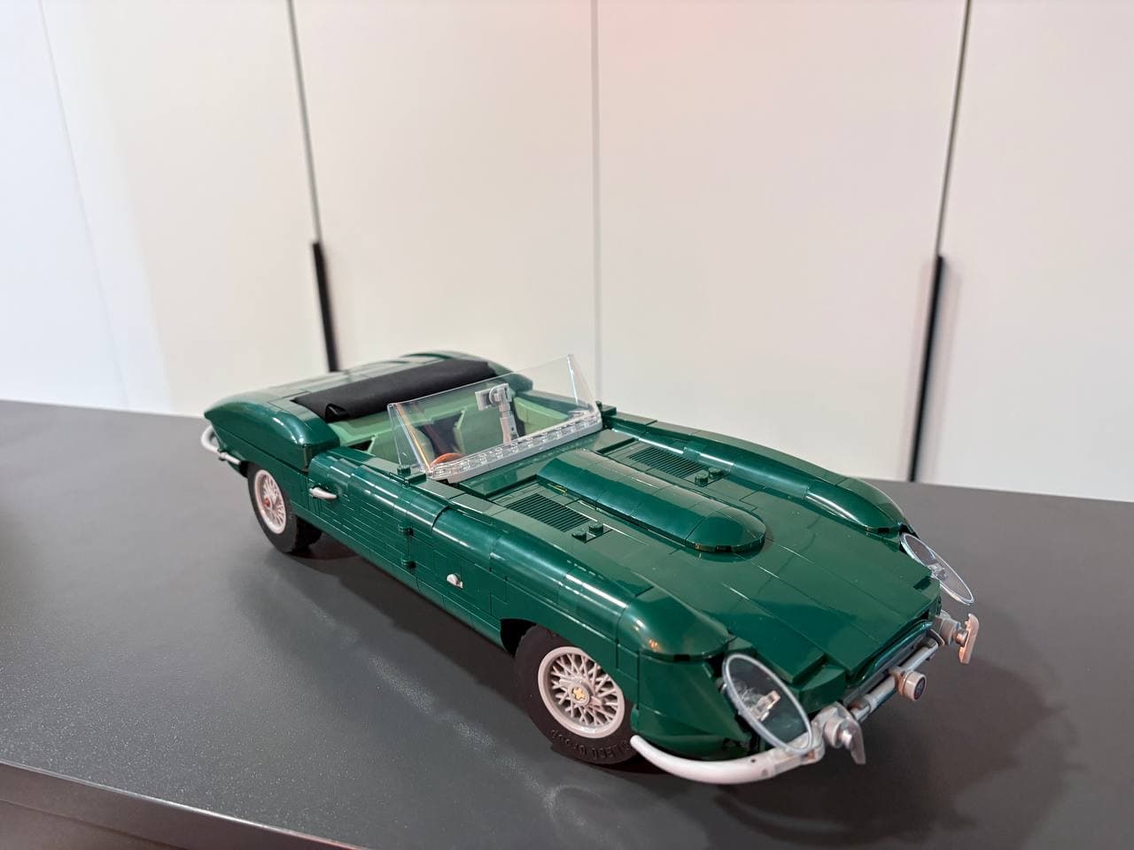 LEGO 11381-1 Jaguar E-type