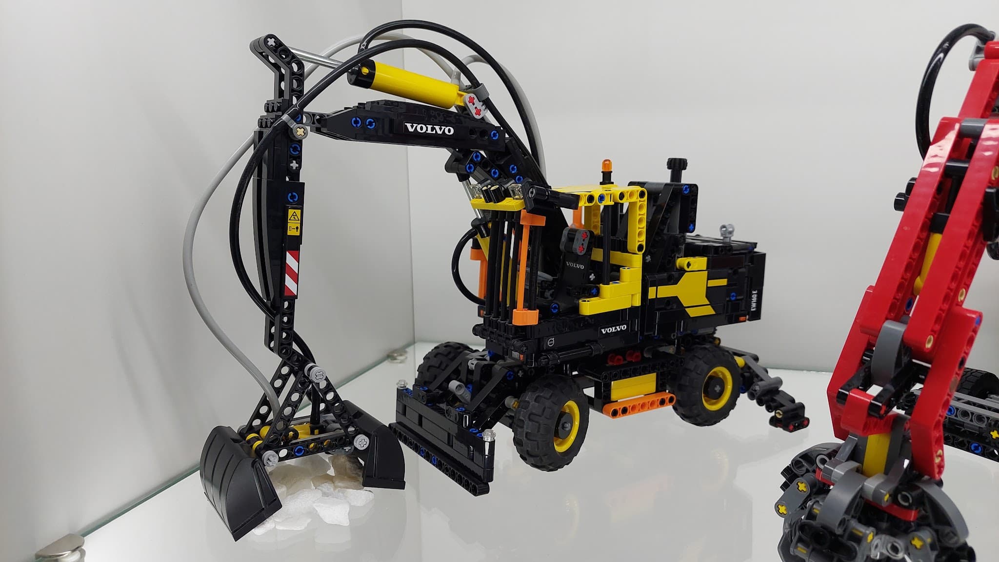 LEGO 42053 Volvo EW160E