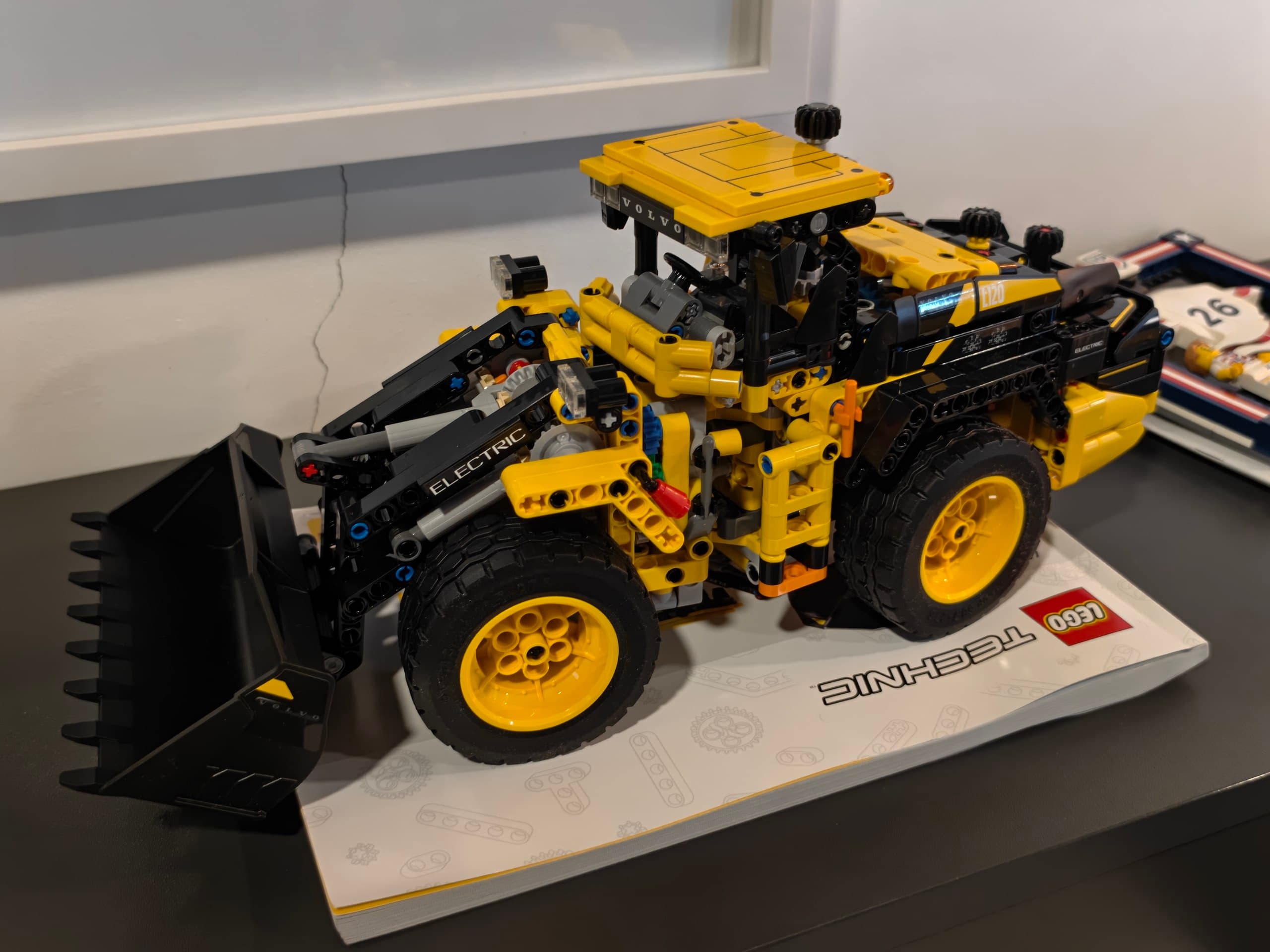 LEGO 42209 Volvo L120 Electric Wheel Loader