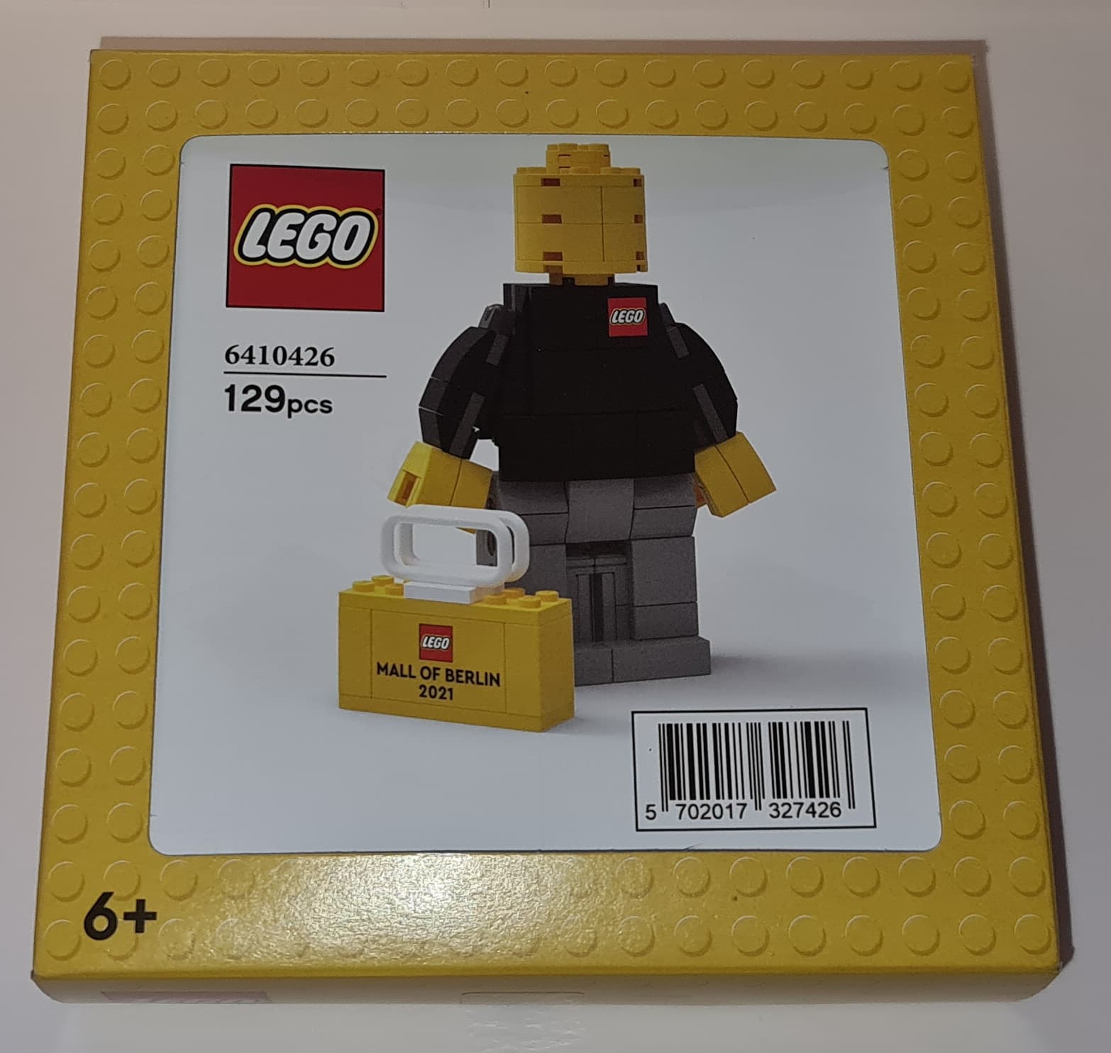 LEGO 6410426 Mall of Berlin brand store associate figure