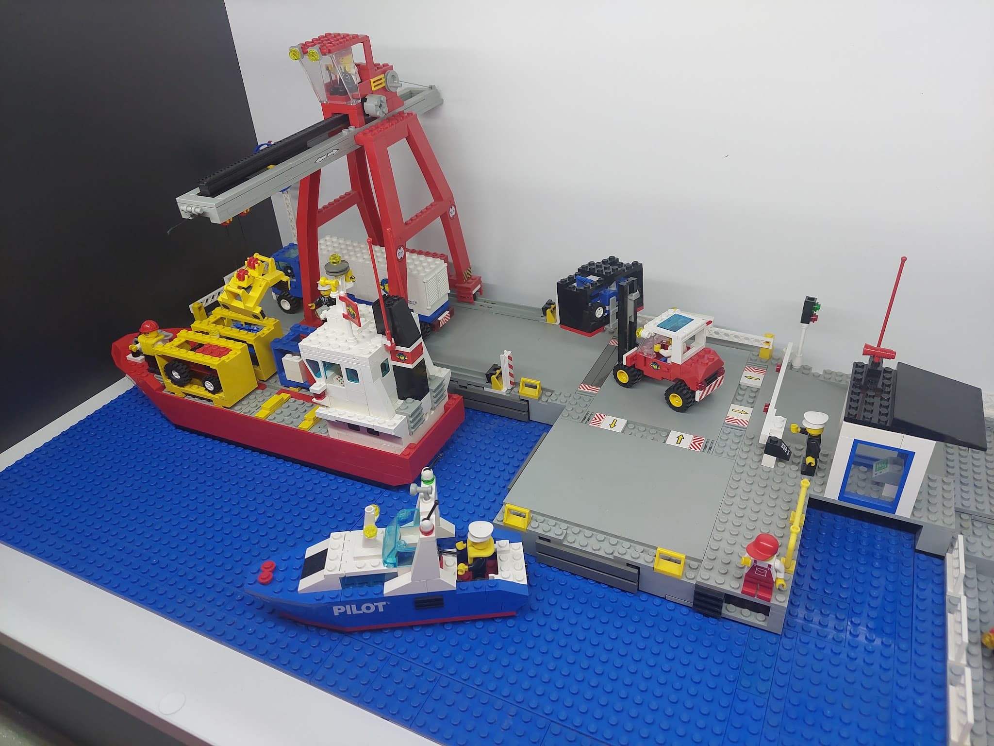 LEGO 6542 Launch & Load Seaport