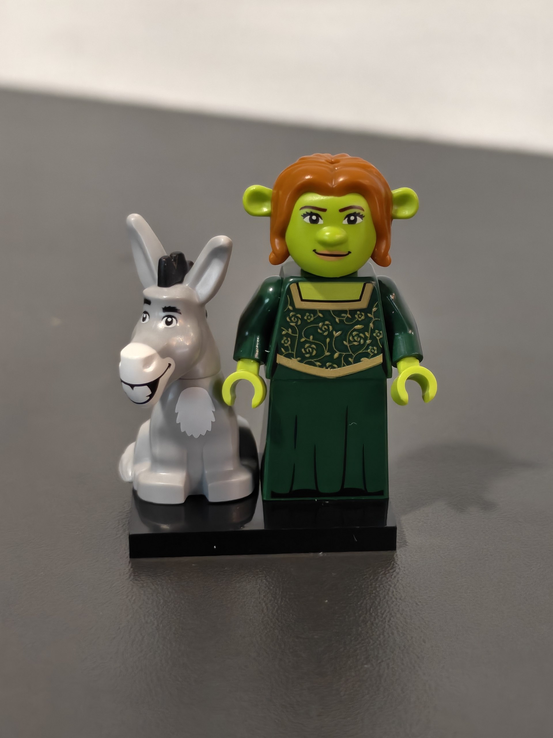 71053-6 Fiona and Donkey, Collectible Minifigures · 2026 · 6 деталей